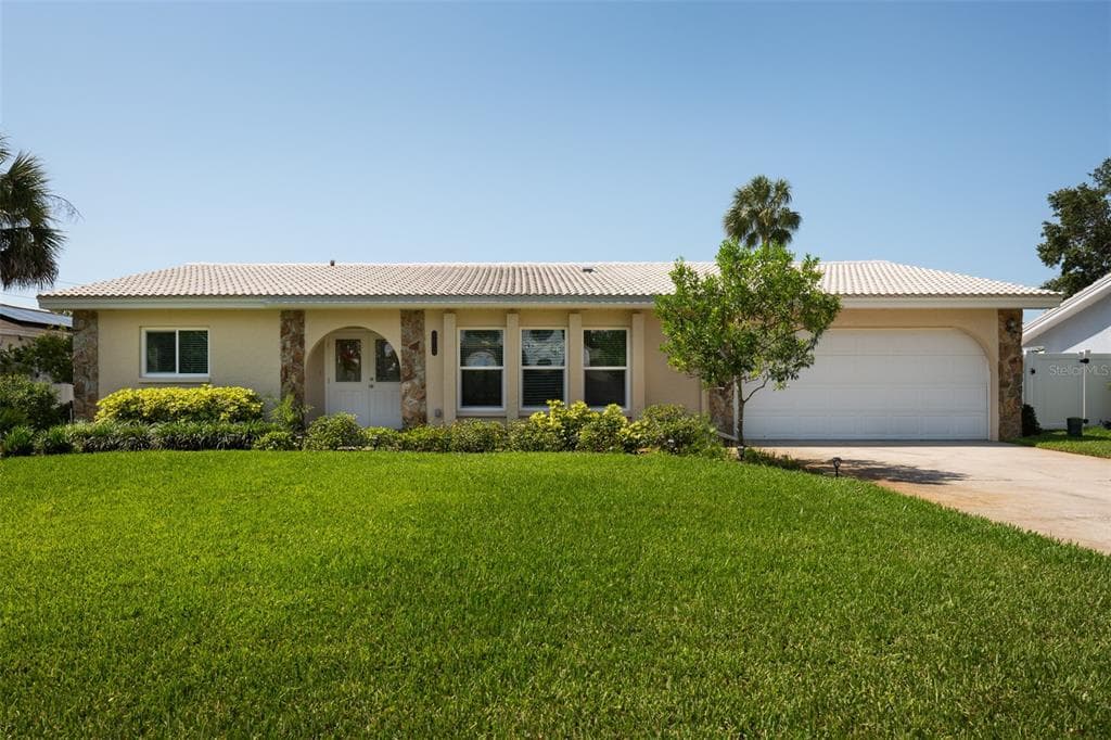 6212 43RD AVENUE N KENNETH CITY, FL 33709