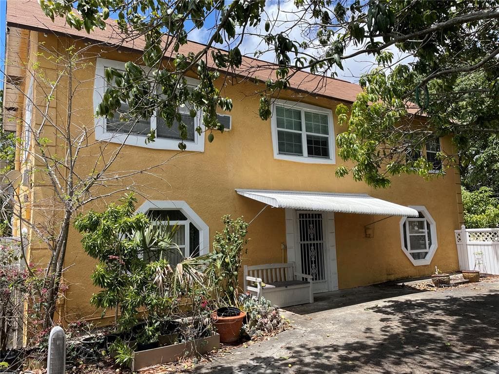4810 EMERSON AVENUE S ST PETERSBURG, FL 33711
