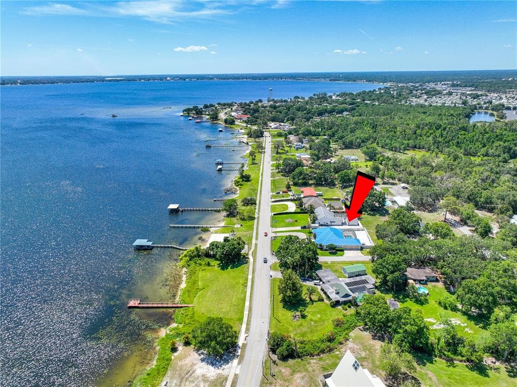 3900 LAKEVIEW DRIVE SEBRING, FL 33870