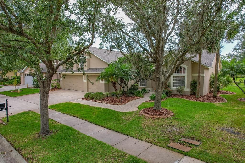 19021 DOVE CREEK DRIVE TAMPA, FL 33647