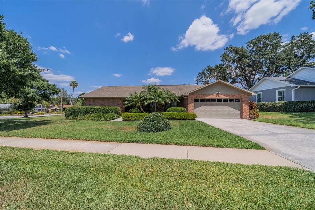 1827 LAUREL OAK DRIVE