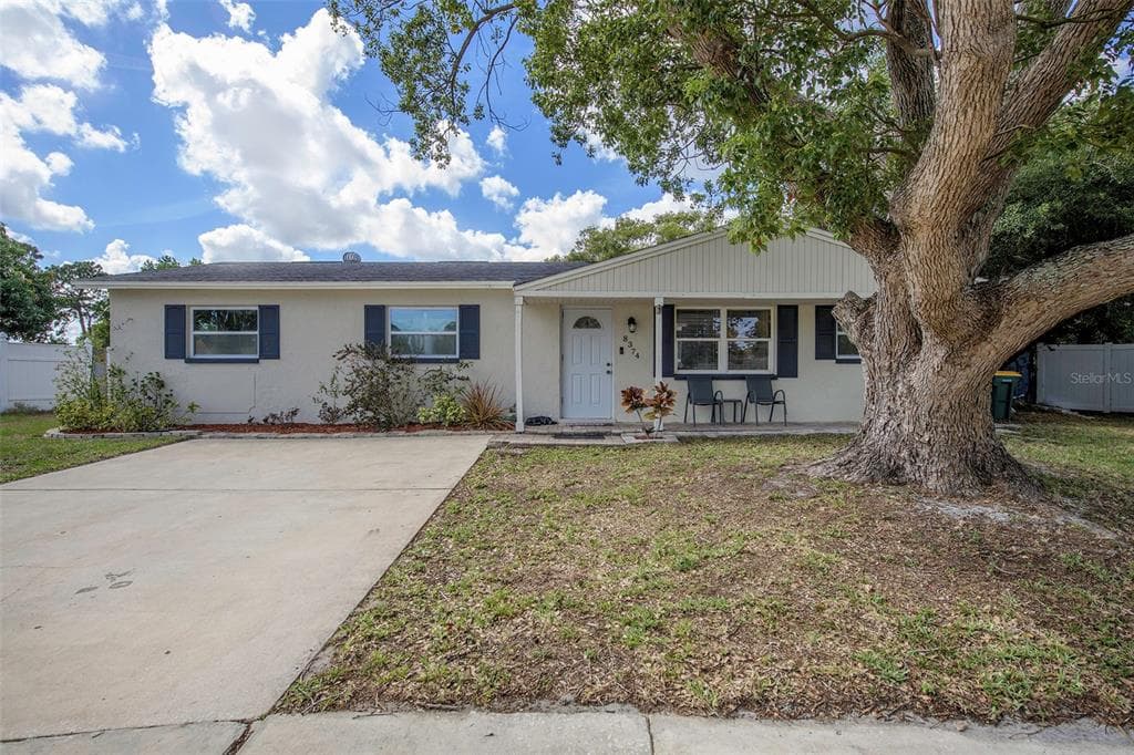 8374 81ST COURT SEMINOLE, FL 33777