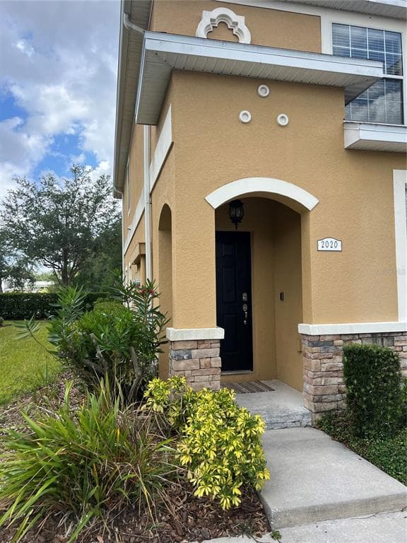 2020 GREENWOOD VALLEY DRIVE PLANT CITY, FL 33563