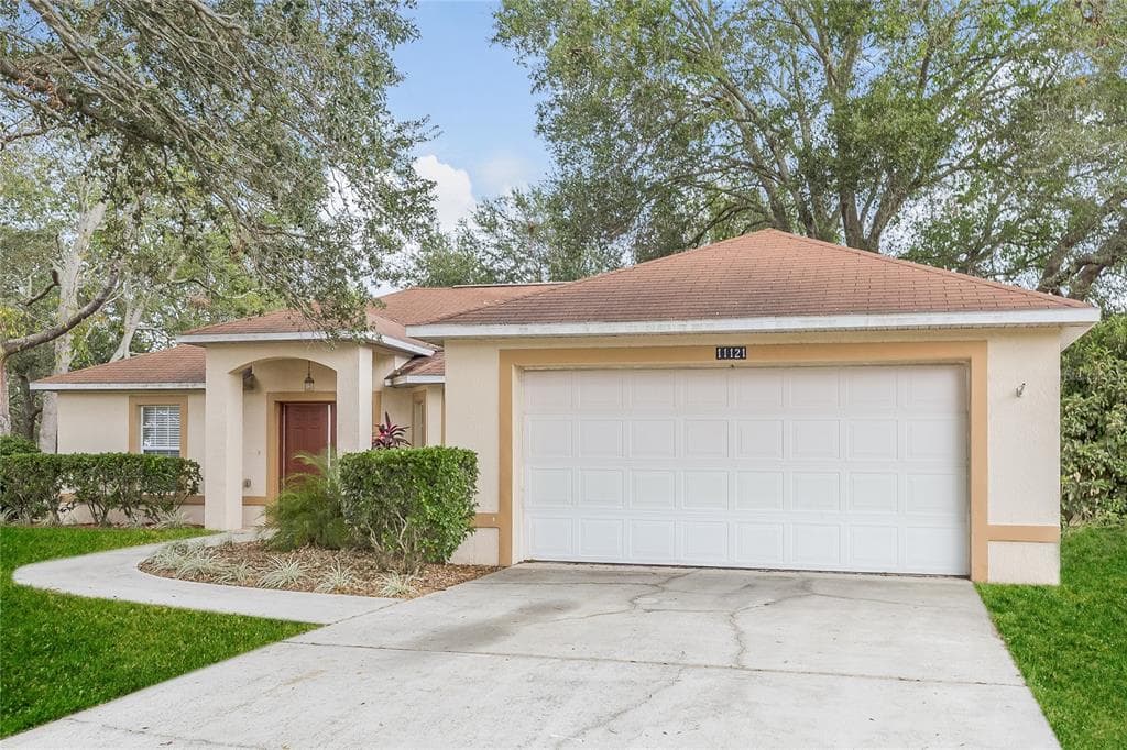 11121 AUTUMN WIND LOOP CLERMONT, FL 34711