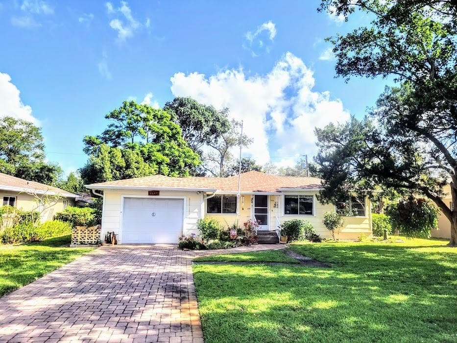 1612 BONAIR STREET CLEARWATER, FL 33755