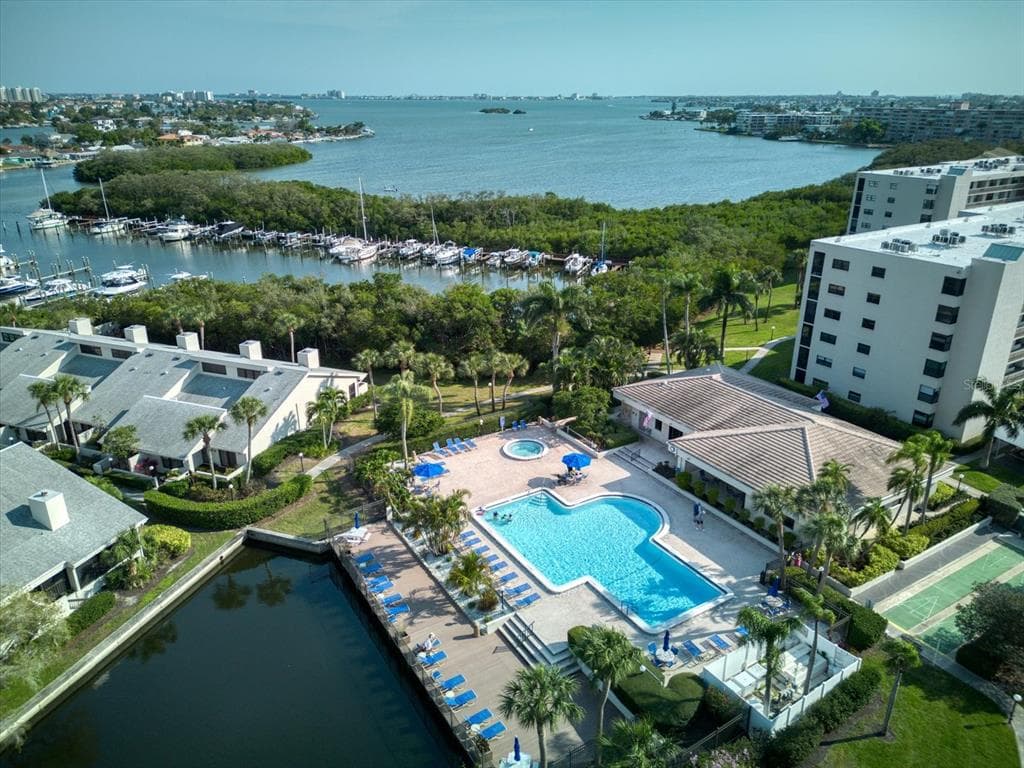 1328 PASADENA AVENUE S UNIT 304 SOUTH PASADENA, FL 33707