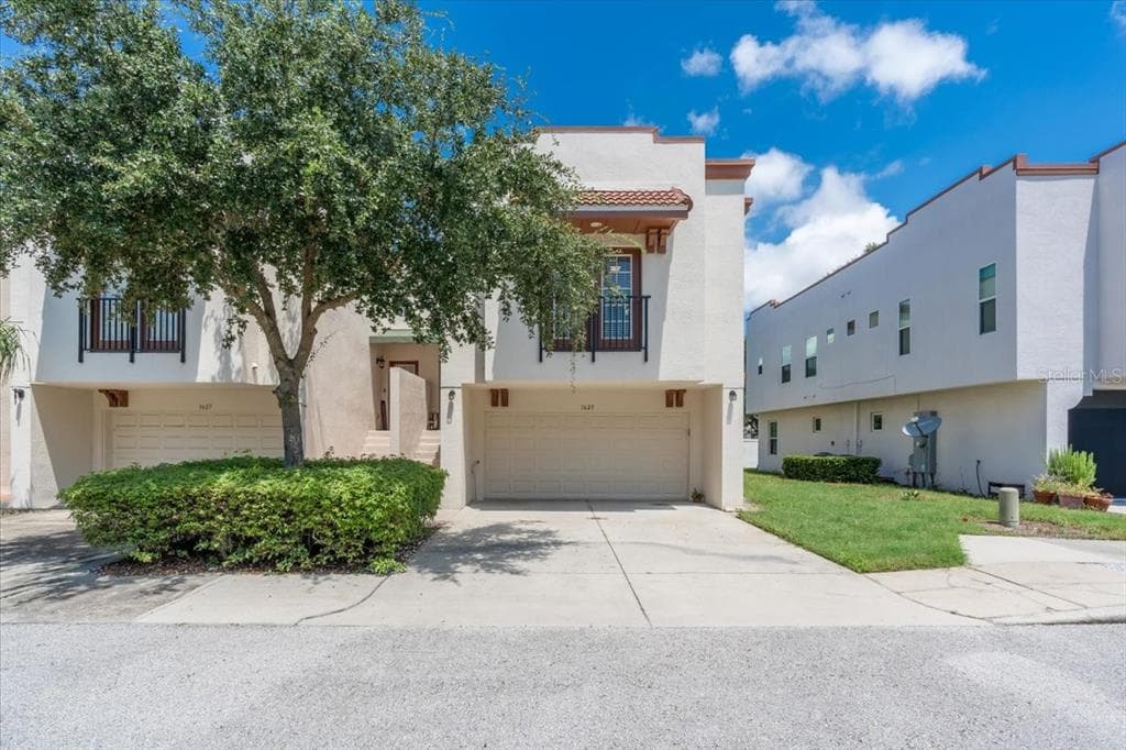 3625 BAY HEIGHTS WAY TAMPA, FL 33611