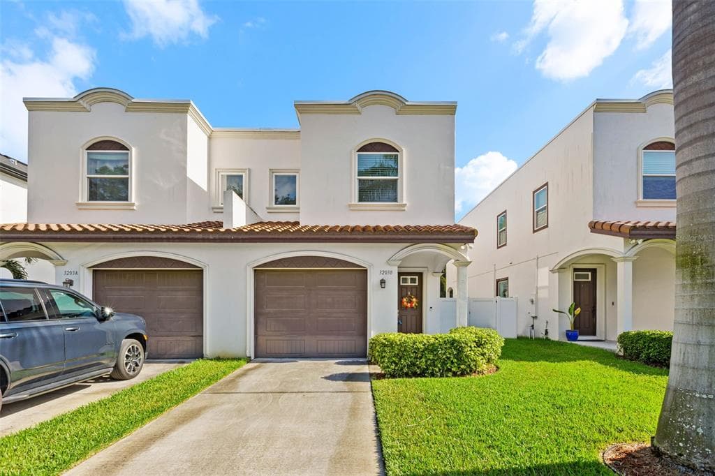 3203 W SANTIAGO STREET UNIT B