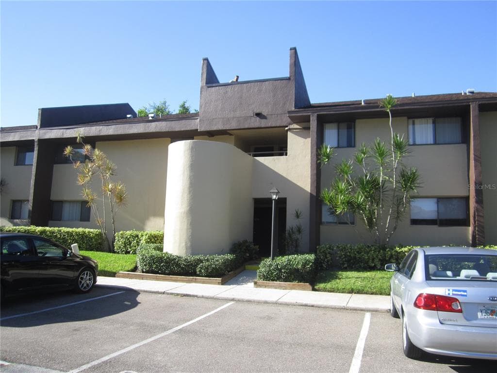 730 S VILLAGE DRIVE N UNIT 202 ST PETERSBURG, FL 33716