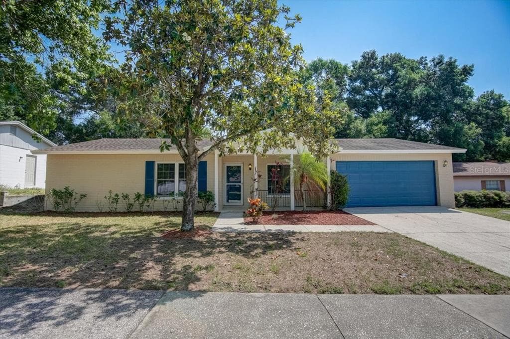 611 HILLPINE WAY BRANDON, FL 33510