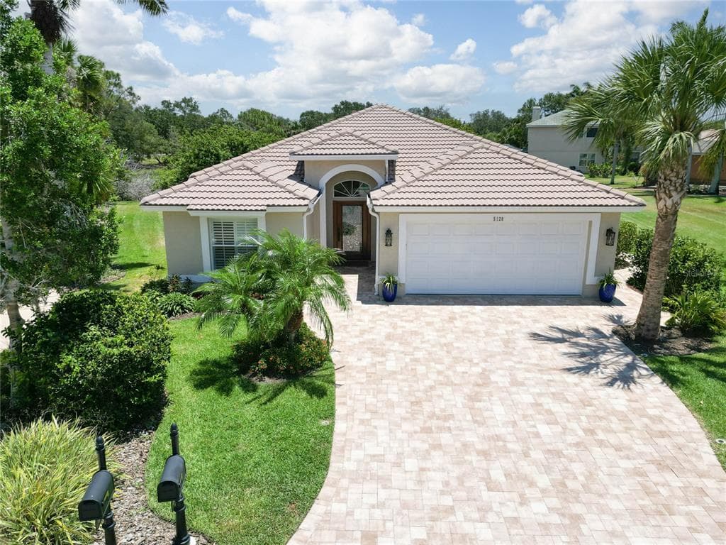 5120 GLADE FERN COURT