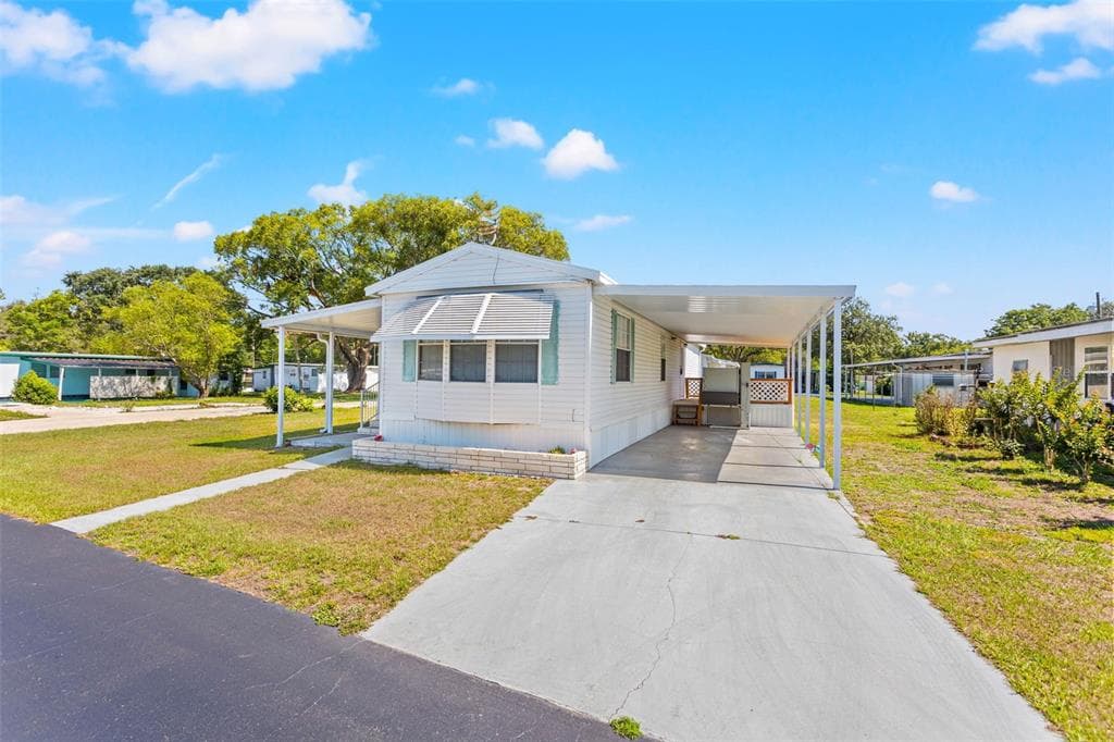37406 TROPICAL DRIVE ZEPHYRHILLS, FL 33541