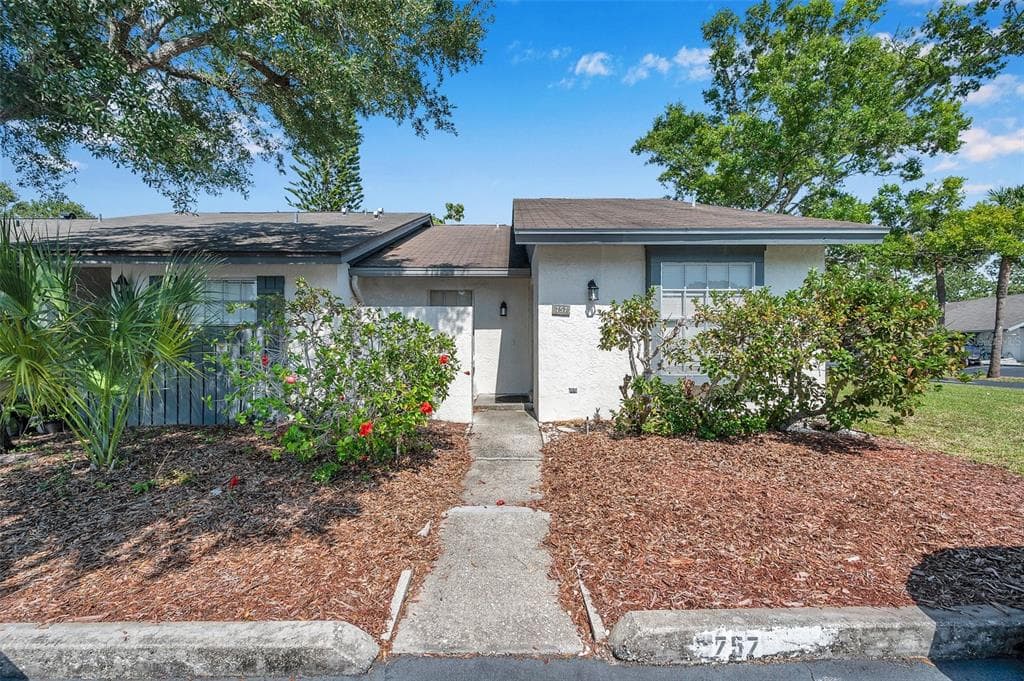 757 RODEO DRIVE LARGO, FL 33771