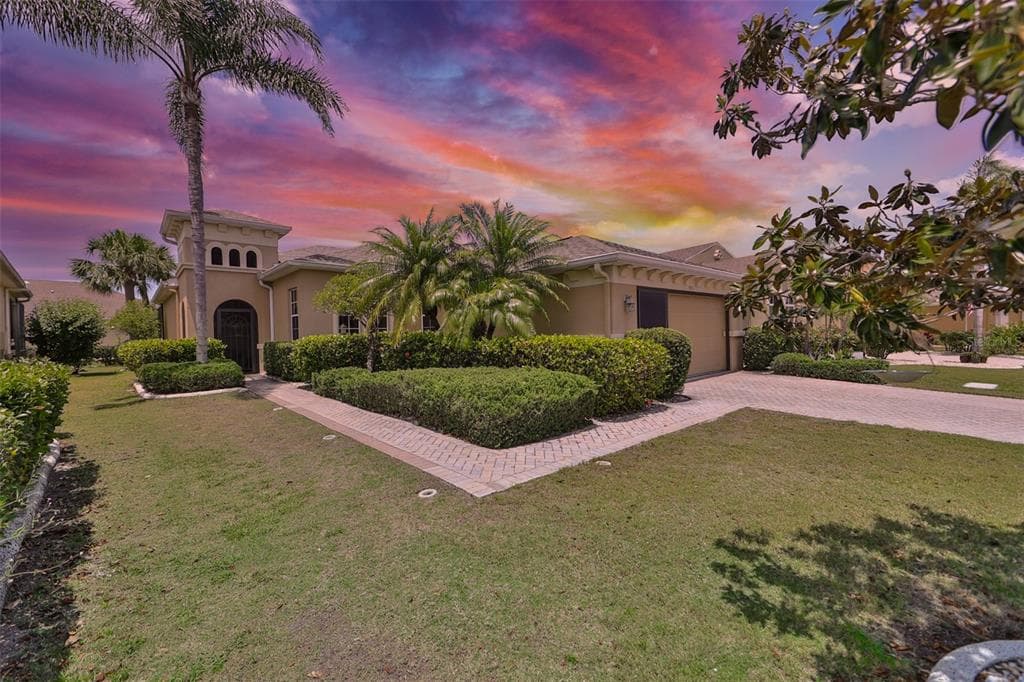 921 REGAL MANOR WAY SUN CITY CENTER, FL 33573