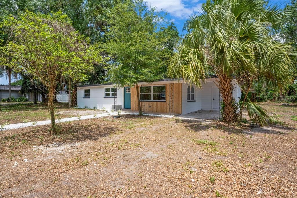 1714 N CLUB COURT TAMPA, FL 33612