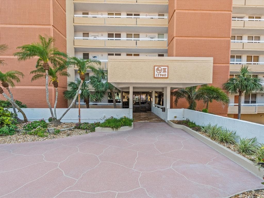 17940 GULF BOULEVARD UNIT 1B REDINGTON SHORES, FL 33708