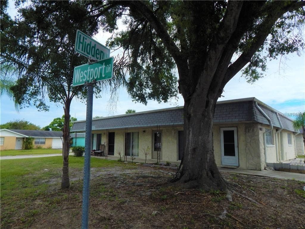 9800 HIDDEN LANE UNIT 2 PORT RICHEY, FL 34668
