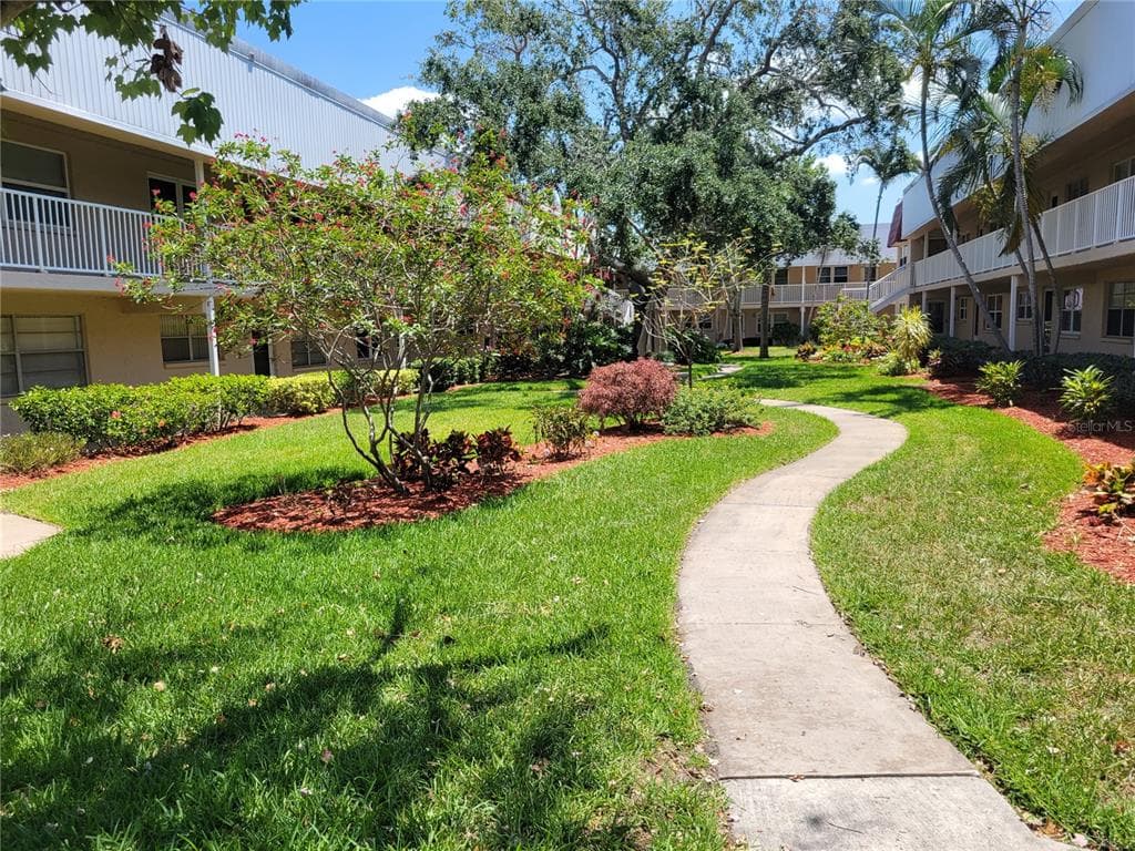 10035 63RD AVENUE N UNIT 25 ST PETERSBURG, FL 33708