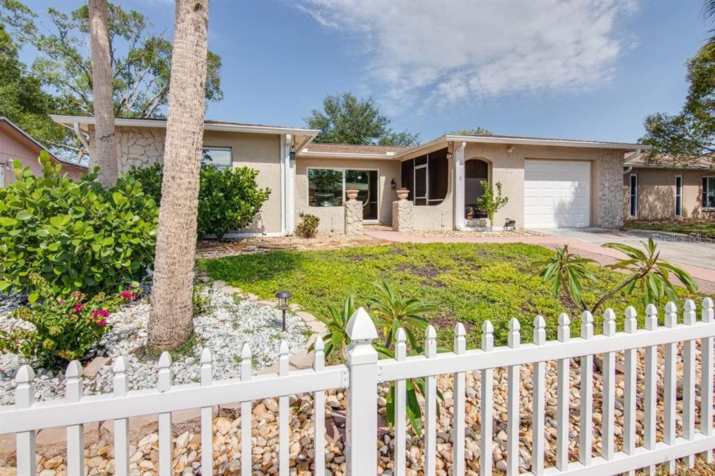 9530 RICHWOOD LANE PORT RICHEY, FL 34668