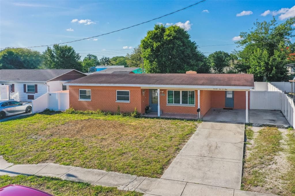 7509 W HENRY AVENUE TAMPA, FL 33615