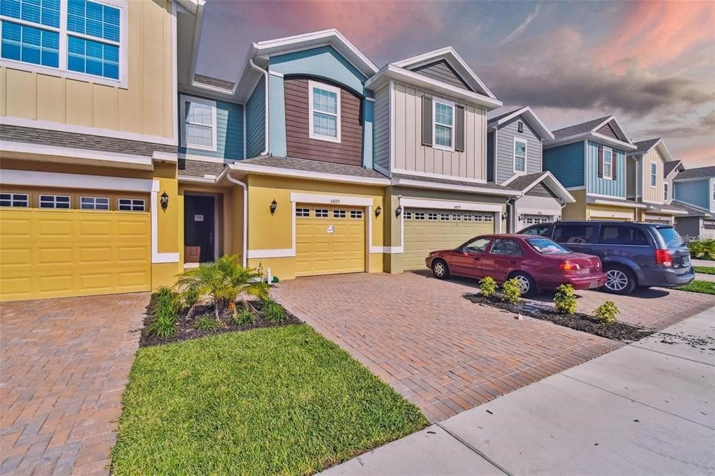 34175 CINDER WAY WESLEY CHAPEL, FL 33545