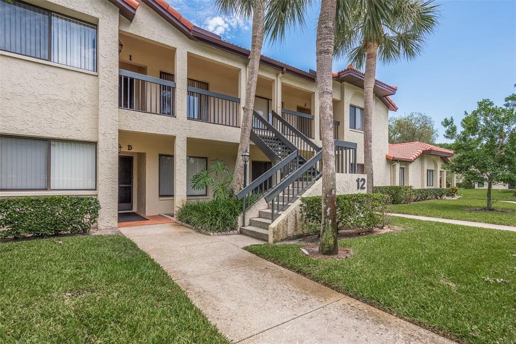 1801 E LAKE ROAD UNIT 12J PALM HARBOR, FL 34685