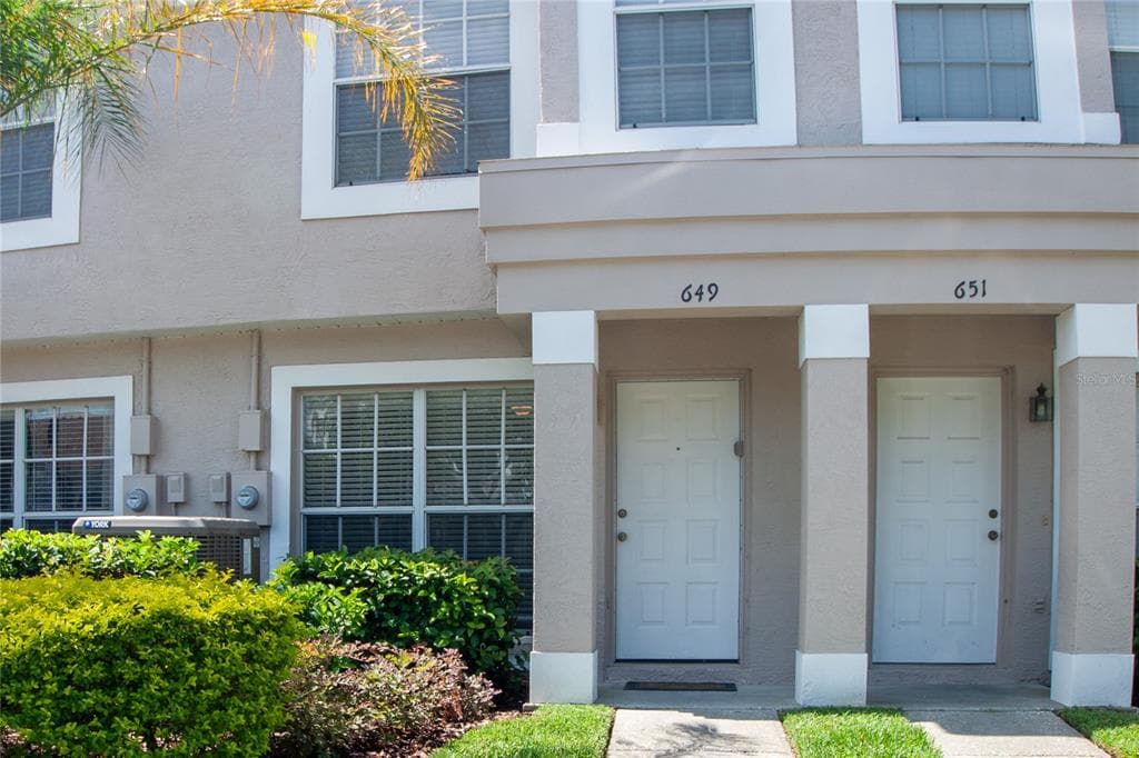 649 KENSINGTON LAKE CIRCLE BRANDON, FL 33511