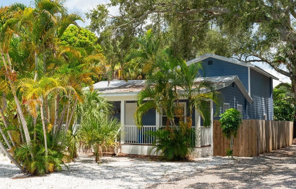 5825 27TH AVENUE S GULFPORT, FL 33707