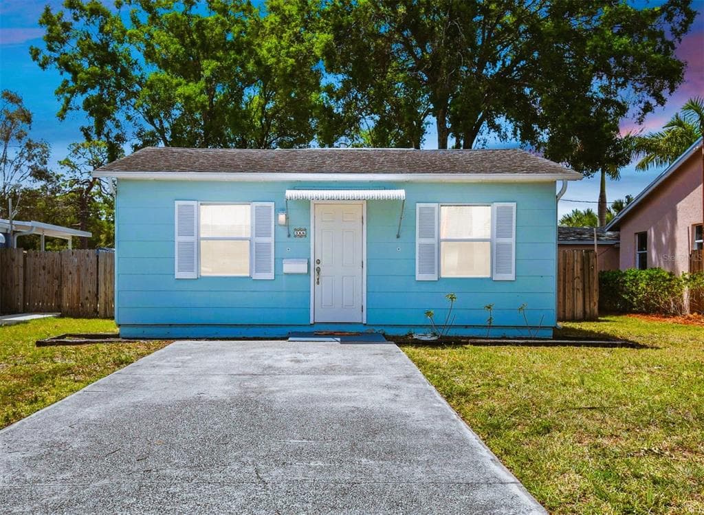 366 51ST AVENUE N ST PETERSBURG, FL 33703