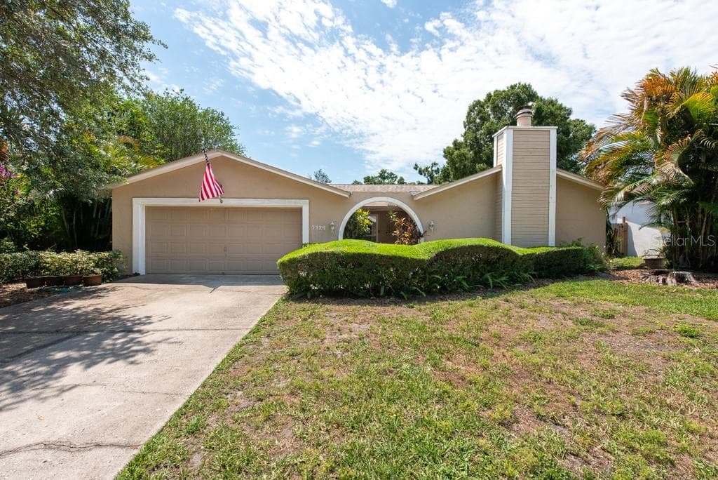 7326 SUNSHINE CIRCLE TAMPA, FL 33634