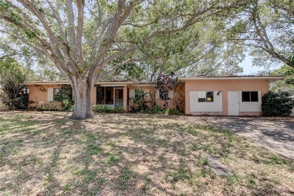 929 HILLWOOD DRIVE DUNEDIN, FL 34698