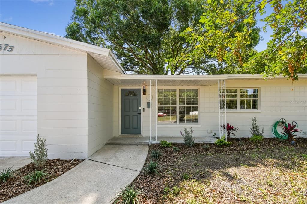7573 16TH ST N ST PETERSBURG, FL 33702