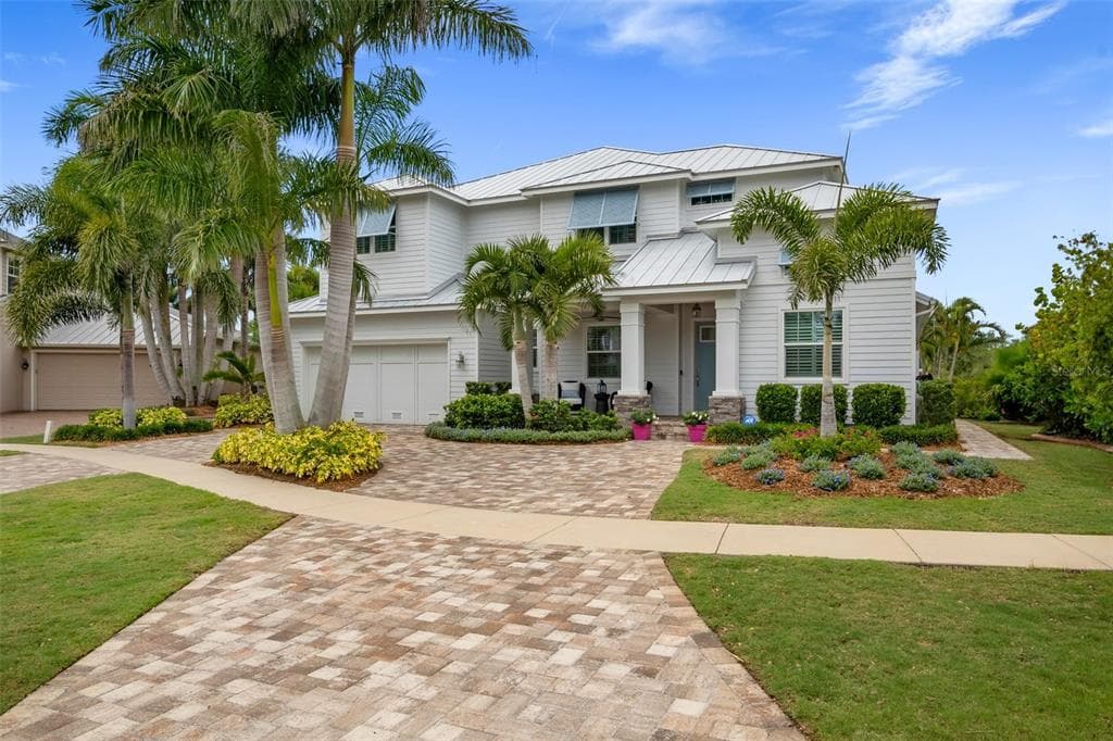 829 ISLEBAY DRIVE APOLLO BEACH, FL 33572