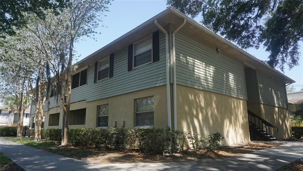 209 RED MAPLE PLACE BRANDON, FL 33510