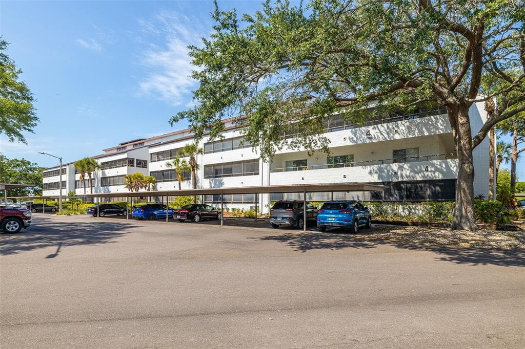 2585 COUNTRYSIDE BOULEVARD UNIT 4307 CLEARWATER, FL 33761