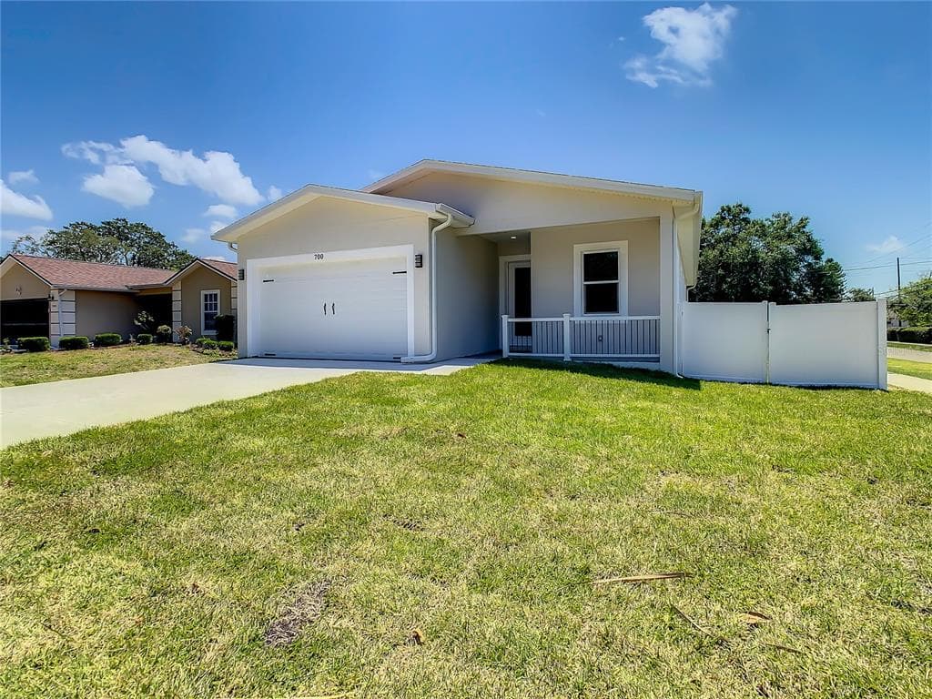 700 BOSTON STREET TARPON SPRINGS, FL 34689