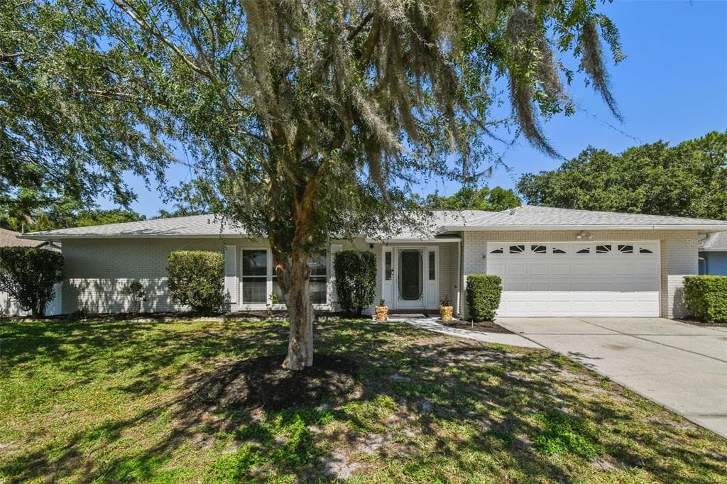 4644 TAMPA DOWNS BLVD LUTZ, FL 33559