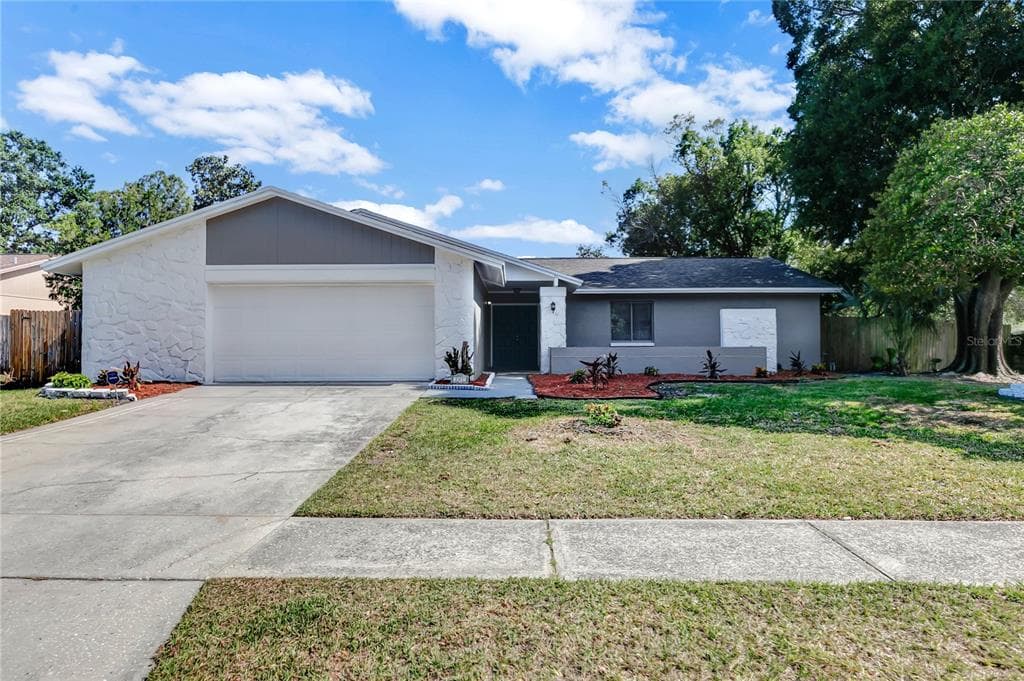 701 CALIENTE DRIVE BRANDON, FL 33511