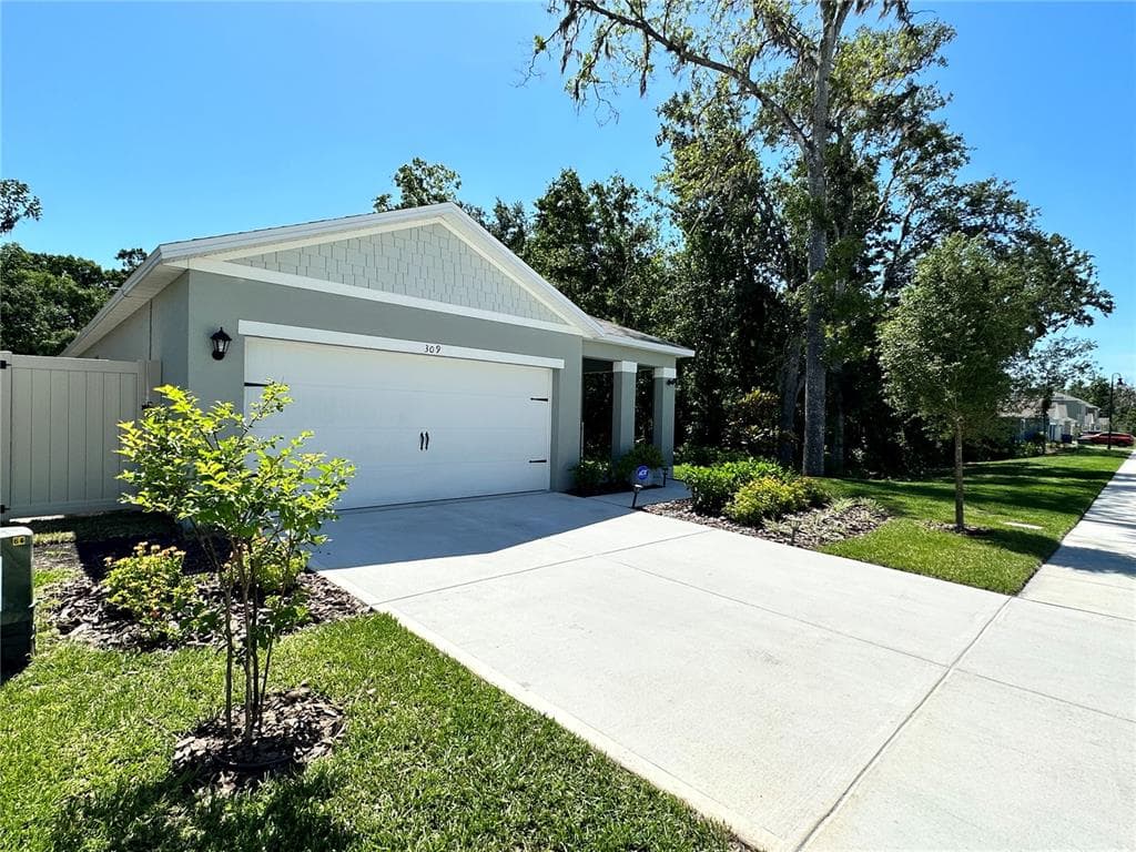 309 GINA LANE DAVENPORT, FL 33837