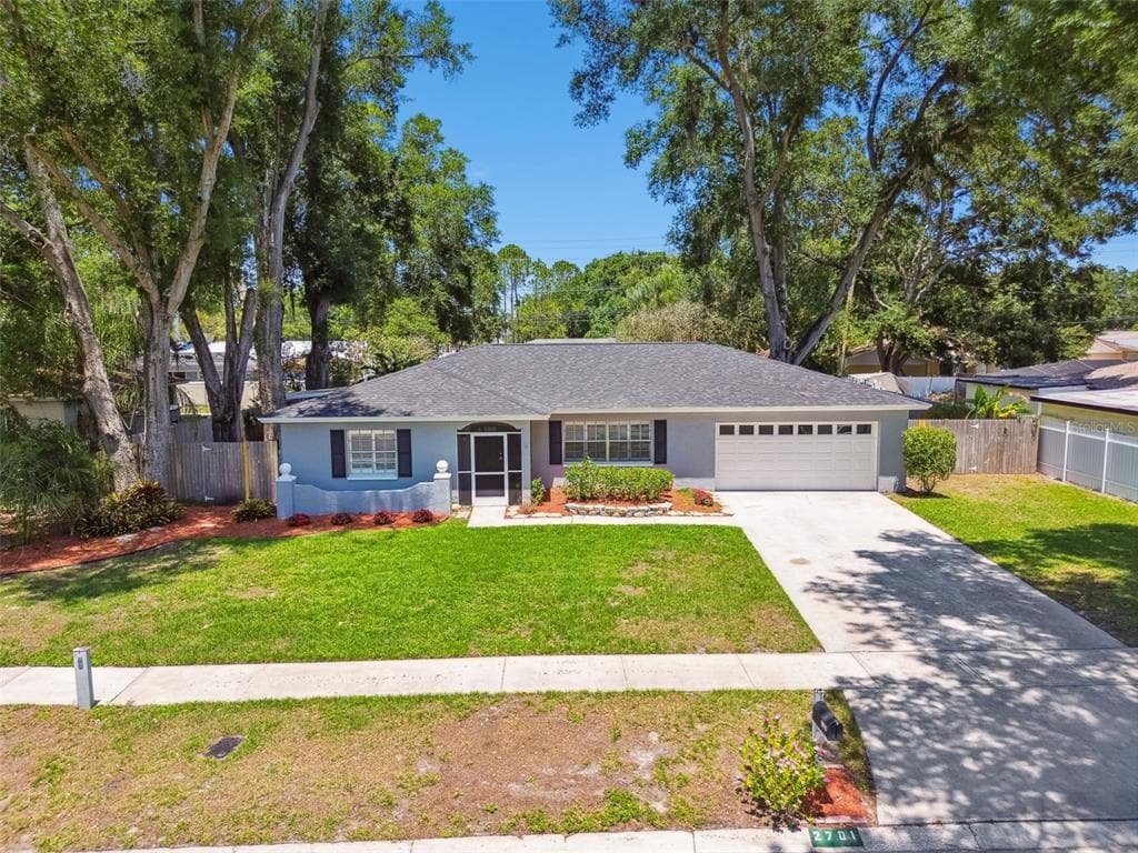 2701 GREENMOOR PLACE TAMPA, FL 33618