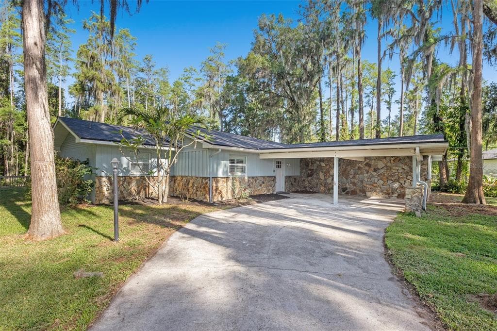 3853 PENINSULAR DRIVE