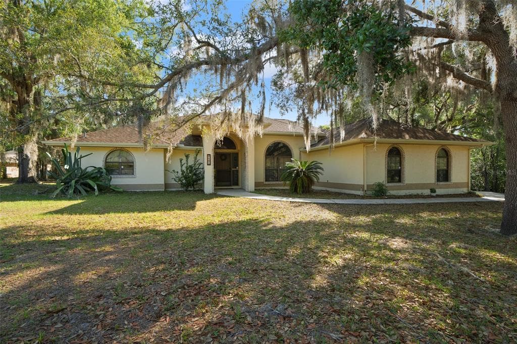3895 W CATALPA LANE
