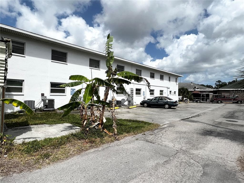 116 SW JEFFERSON CIRCLE N UNIT 8 ST PETERSBURG, FL 33703