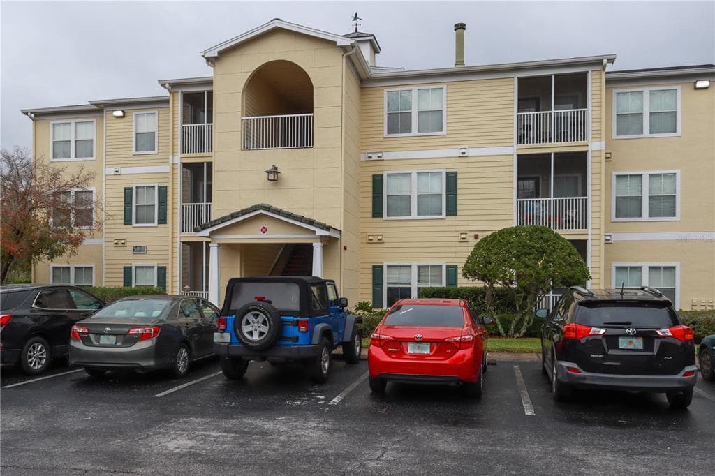 18461 BRIDLE CLUB DRIVE UNIT 461 TAMPA, FL 33647