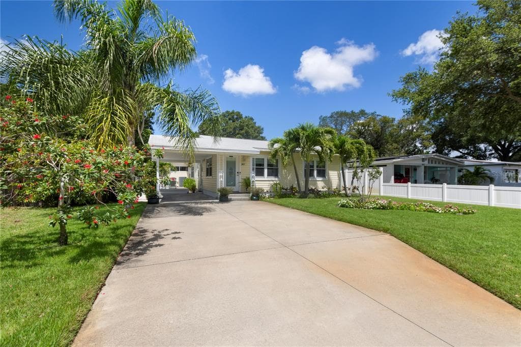 921 FREEMONT STREET S GULFPORT, FL 33707