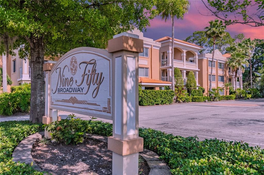 950 BROADWAY UNIT 101 DUNEDIN, FL 34698