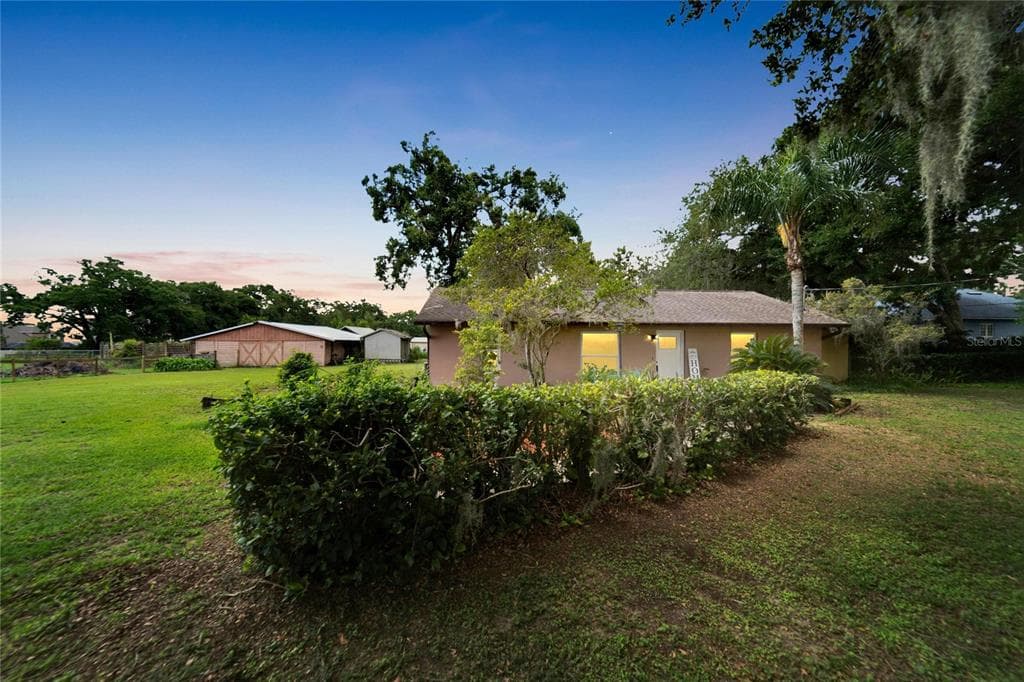 2919 PEARSON ROAD VALRICO, FL 33596