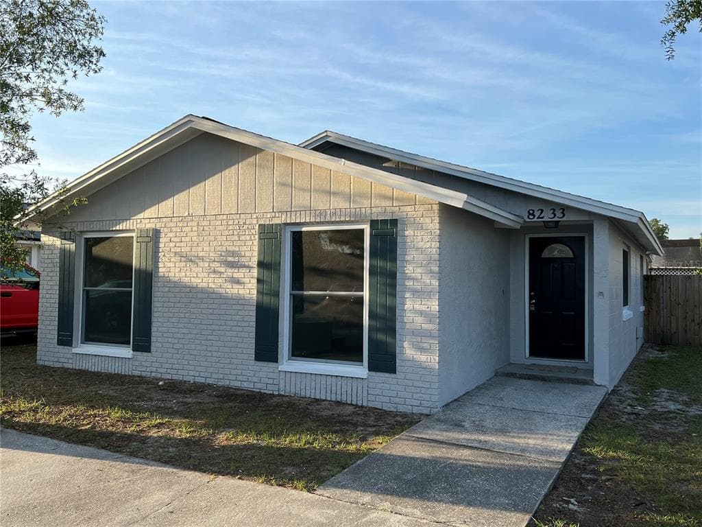 8233 RAVENCROFT DRIVE TAMPA, FL 33615