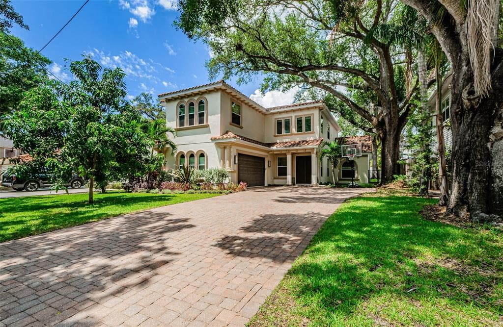 3107 W LAWN AVENUE TAMPA, FL 33611