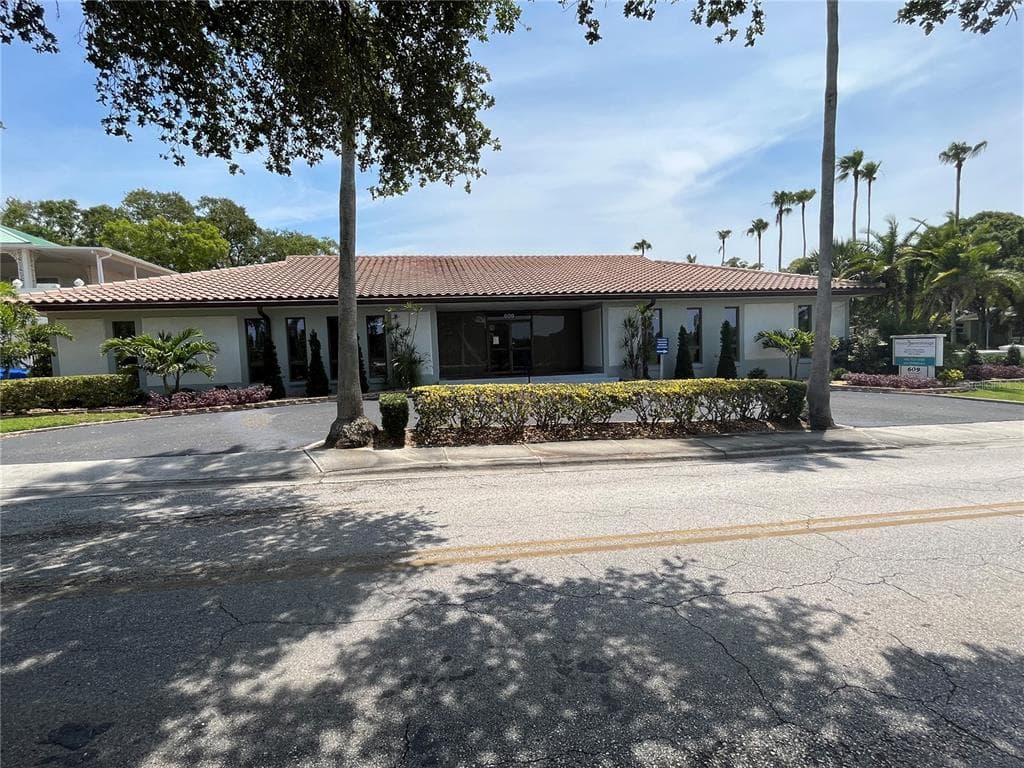 609 INDIAN ROCKS ROAD BELLEAIR, FL 33756